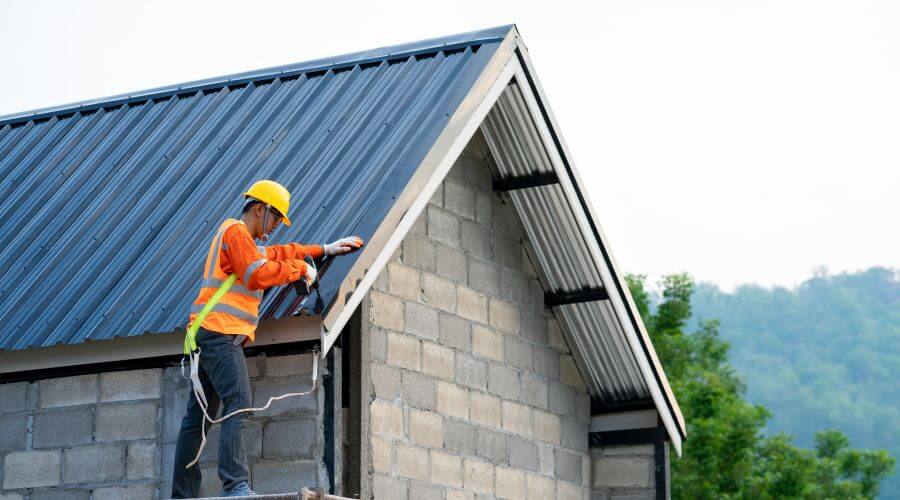 Professional gutter cleaning in Rayland, OH